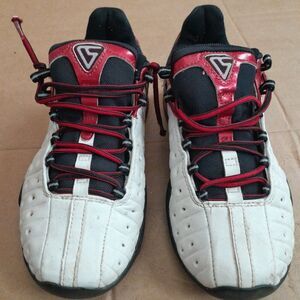 Nike Reax Run 5 Woman's White and Red Running Sneakers Size 6